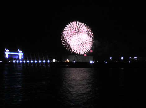 沼津千本浜海上花火サンセットページェント